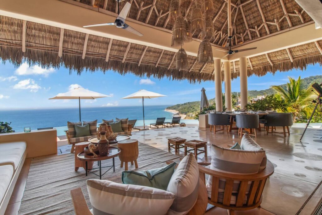 Shared lounge area at Fantasy Retreat with comfortable seating